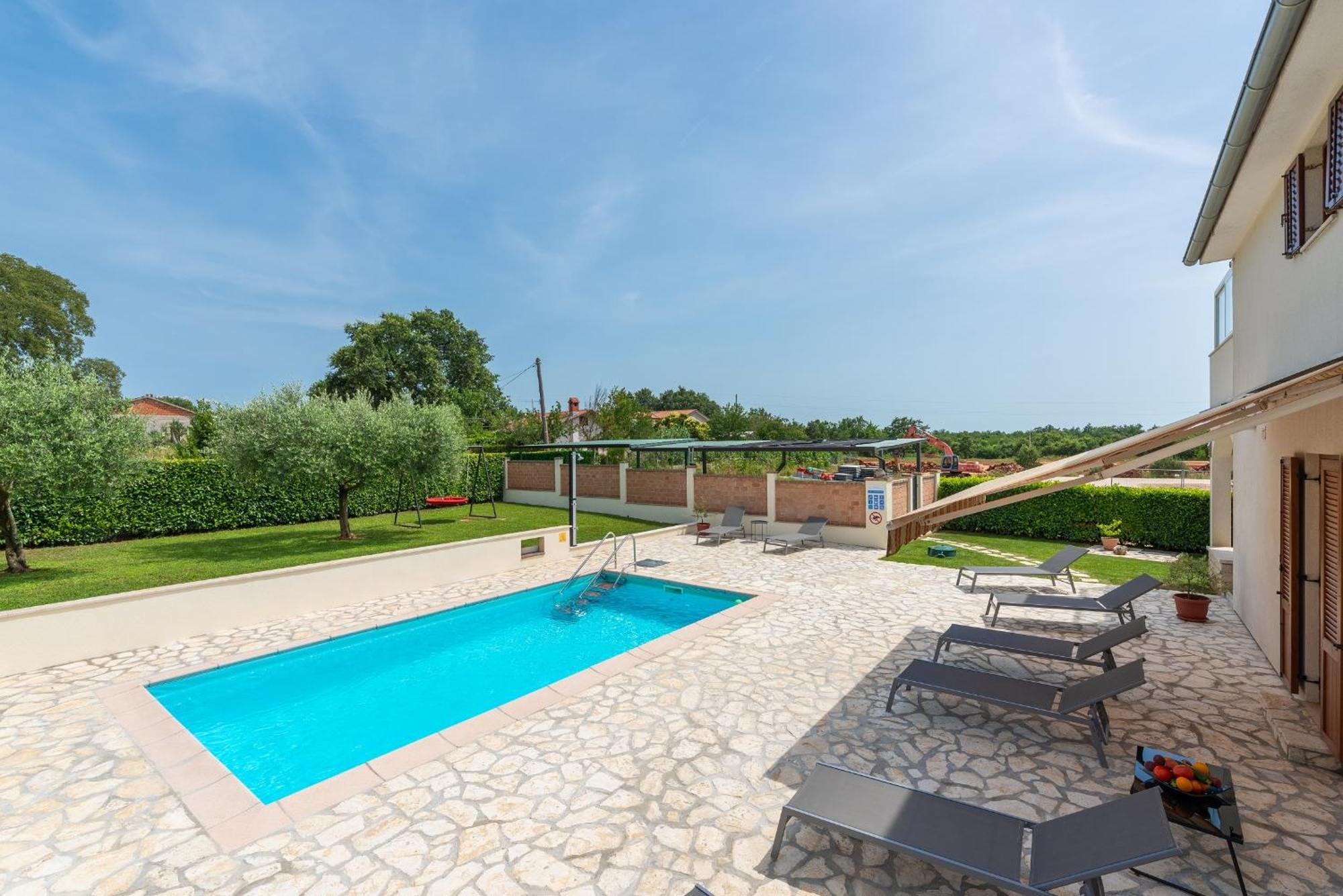 House Iris With Private Pool Villa