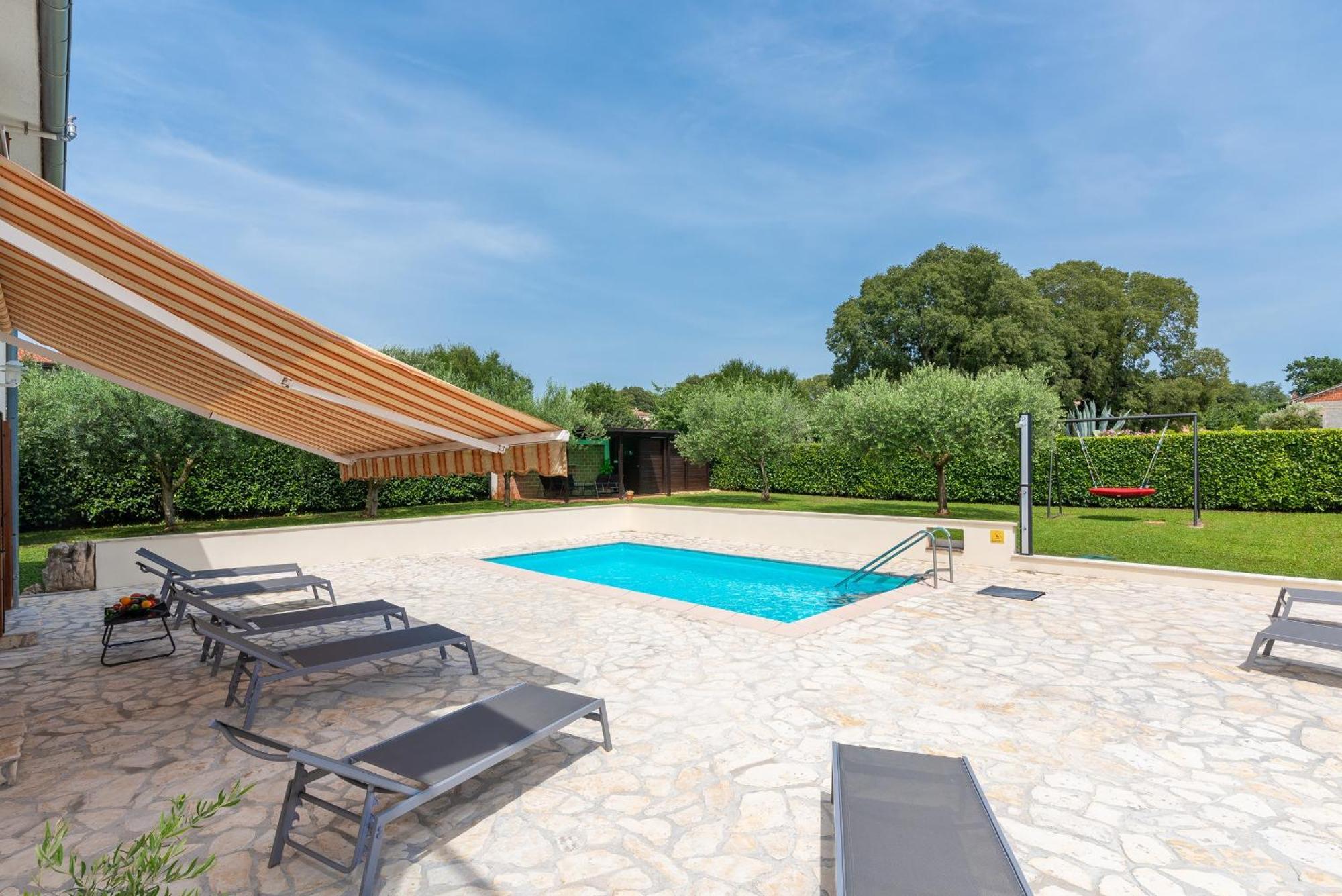 House Iris With Private Pool Poreč