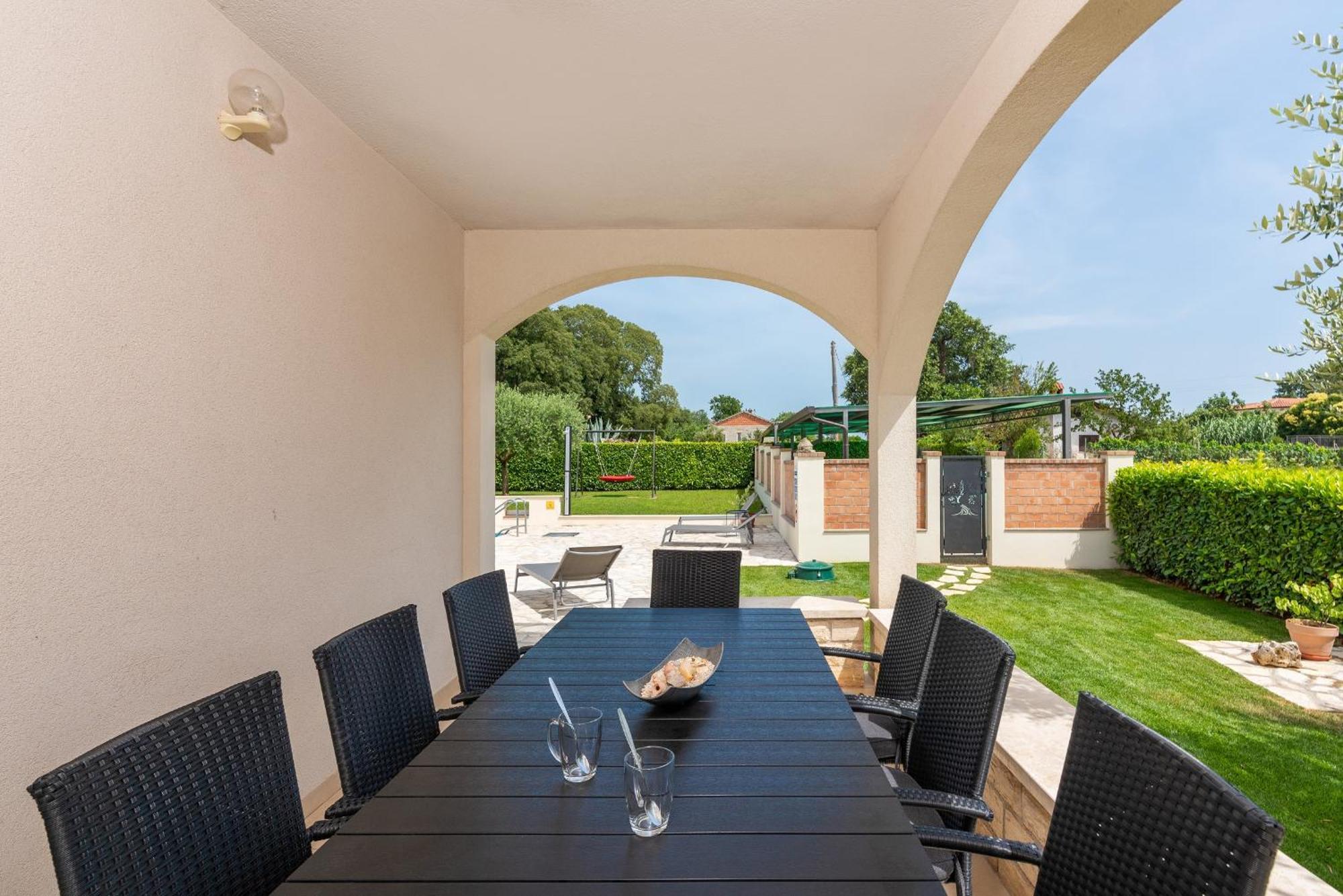 House Iris With Private Pool Poreč